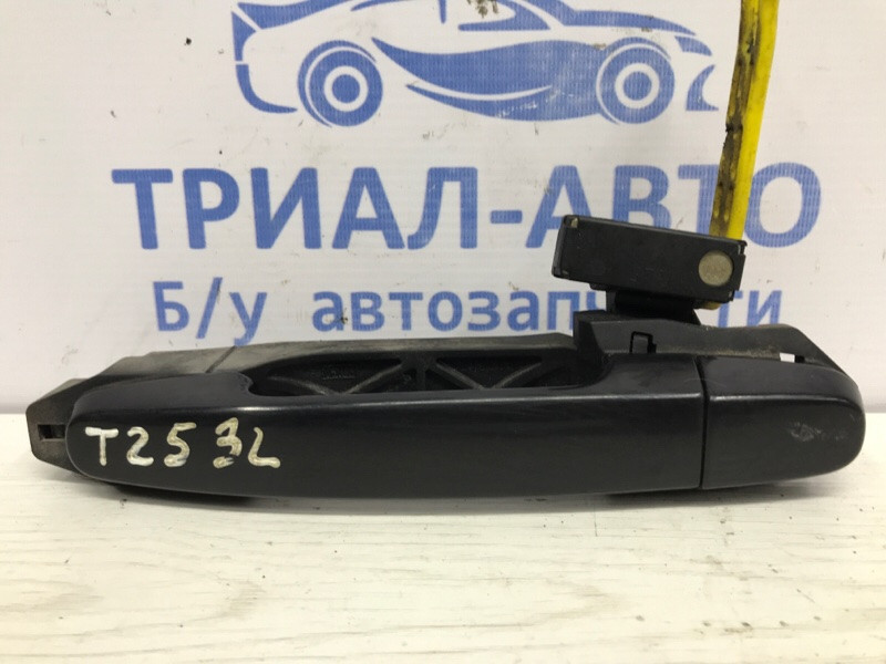 Ручка двери внешняя задняя левая Toyota Avensis T25 1.8 БЕНЗИН 1ZZFE 2002 (б/у) Киев - изображение 1