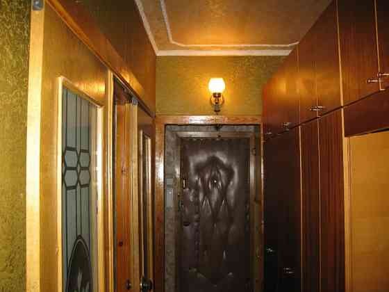 Здається 1 кімната 18 кв.м з лоджією 6 кв.м в 3-х кімнатній квартирі Киев