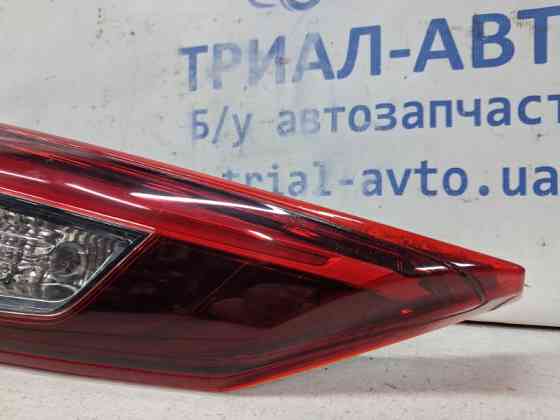 Фонарь задний внутренний левый Mazda 3 BM 2.2 DIESEL 2013 (б/у) Киев