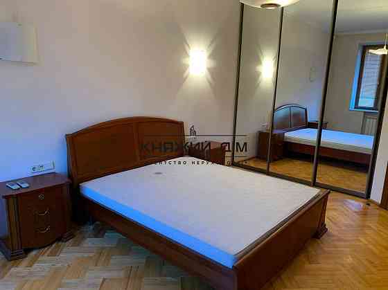 Продаж 4-кімнатої квартири, метро Вокзальна, вул. Шовкуненко. Код 21147682 Киев