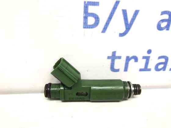 Форсунка топливная Toyota Avensis T25 1.8 БЕНЗИН 1ZZFE 2002 (б/у) Киев