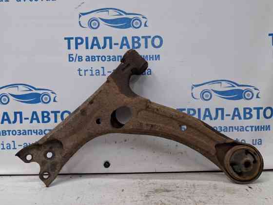 Рычаг правый Toyota Avensis T25 2.2 DIESEL 2ADFTV 2002 (б/у) Киев