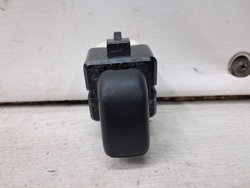 Кнопка стеклоподъемника Mitsubishi Pajero Wagon 3 3.2 ДИЗЕЛЬ 4M41 1999 (б/у) Київ - зображення 2