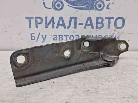 Петля капота левая Mitsubishi Pajero Wagon 3 3.2 ДИЗЕЛЬ 4M41 1999 (б/у) Київ