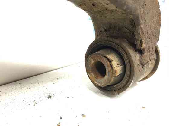 Рычаг передний нижний правый Mitsubishi Pajero Wagon 1999-2006 MR496796 (Арт. 42957) Київ