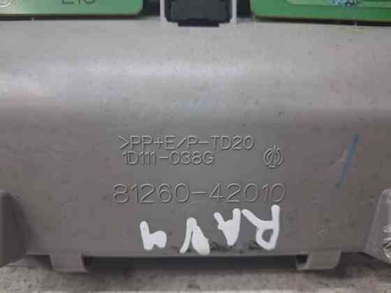 Плафон передний Toyota RAV 4 2005-2016 8126042010 (Арт. 83274) Київ