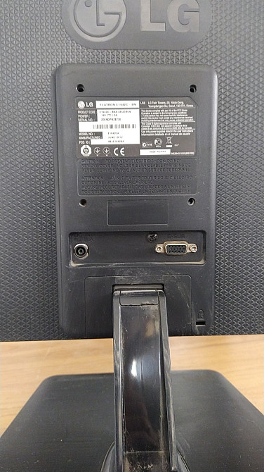 Продам 18.5" LCD б/у монитор LG Electronics E1942C-BN. Торг уместен. Наличие. Харків - зображення 4