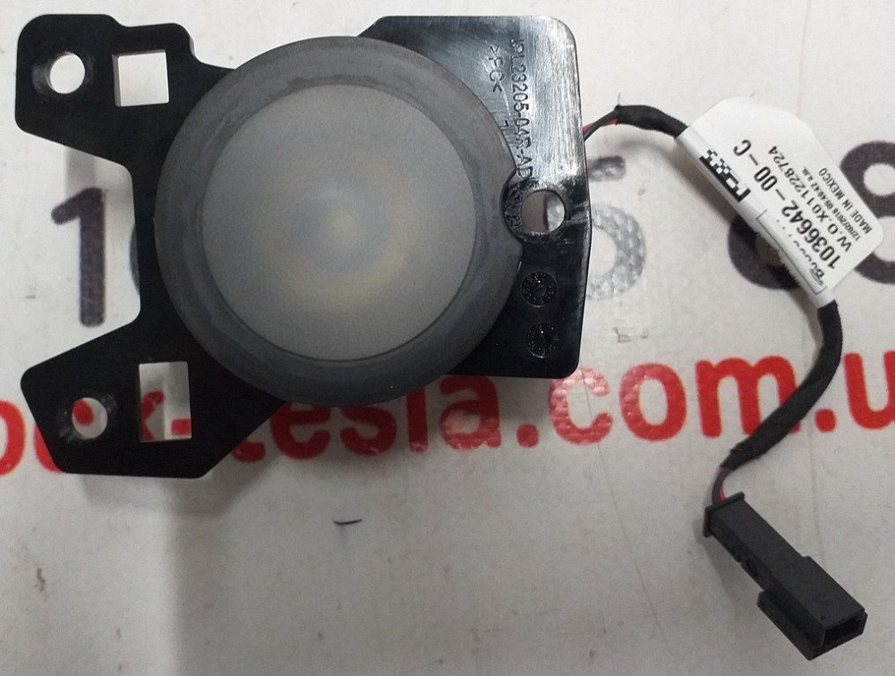 1Лампа подсветки двери задней правой Tesla model X 1036642-00-C Киев - изображение 1