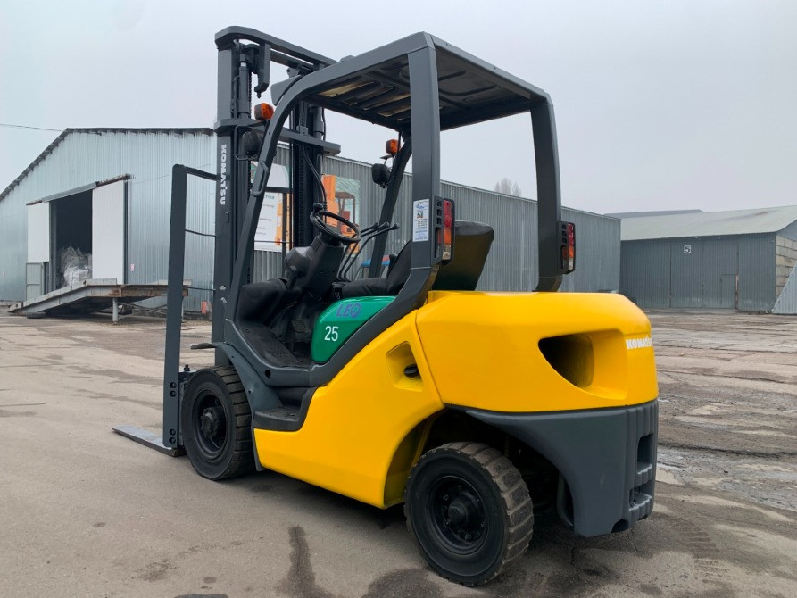 Вилковий автонавантажувач Komatsu з бічним зміщенням. Модель: FG25C-15. Львів - зображення 3