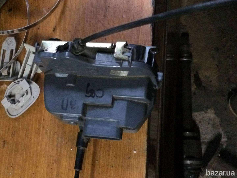 Б/у замок двери задней правой Renault Megane 2, 6 пинов, 8200028429 Кропивницький - зображення 1