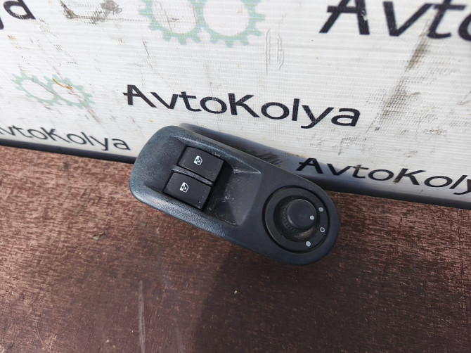 Блок управления стеклоподъемниками Renault Trafic II 2001-2013 (8200011867) Ковель - зображення 1