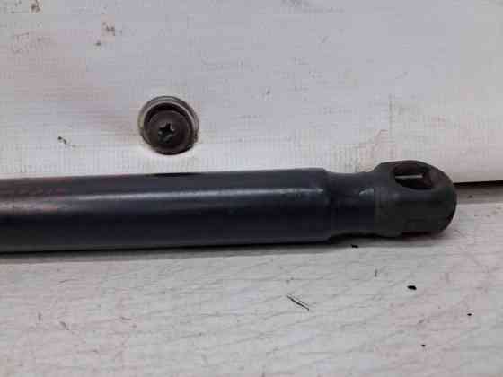 Амортизатор крышки багажника Kia Sorento 2002-2011 817713E021 (Арт. 69406) Київ