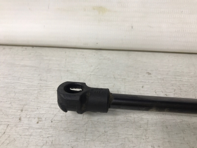 Амортизатор крышки багажника Chevrolet Captiva C100 2.4 БЕНЗИН Z24SED 2006 (б/у) Киев - изображение 4