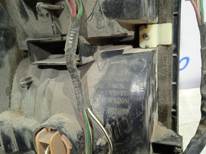 Фонарь задний внешний правый Toyota Land Cruiser J100 4.7 1998 задн. прав. (б/у) Київ - зображення 3