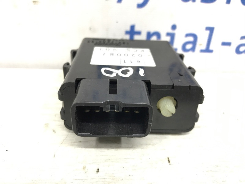 Блок управления Toyota Land Cruiser J100 1998 (б/у) Киев - изображение 1