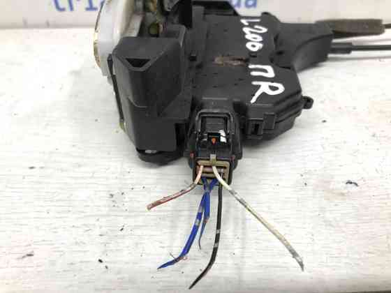 Замок двери передний правый Mitsubishi L200 KB 2.5 ДИЗЕЛЬ 4D56U 2006 (б/у) Киев