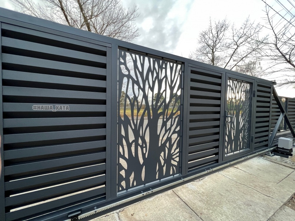 Оригінальний паркан — огорожа з декор вставкою від виробника Виноградів - зображення 3
