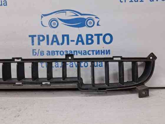 Решетка бампера центральная Kia Sorento BL 2.5 DIESEL D4CB 2002 (б/у) Киев