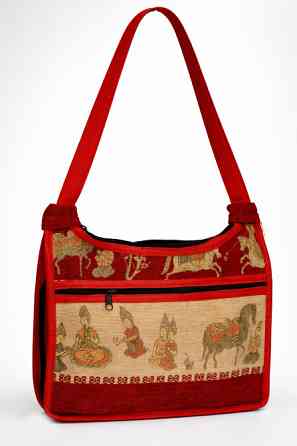 Яскрава червона сумка з етно вишивкою бохо Вишгород