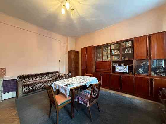 Продаж квартири 30 м², Мазепи, 1, центр, під офіс + приміщення 6 м² Івано-Франківськ