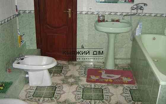 2-х этажный дом,совки. м. Васильковская 15 мин.пешком. Код 133848 Київ