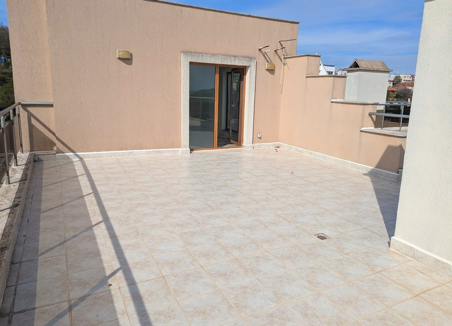 Двухуровневая 2-х комнатная квартира в центре города и в 500 м от пляжа в г. Бяла (Болгария) Киев - изображение 1