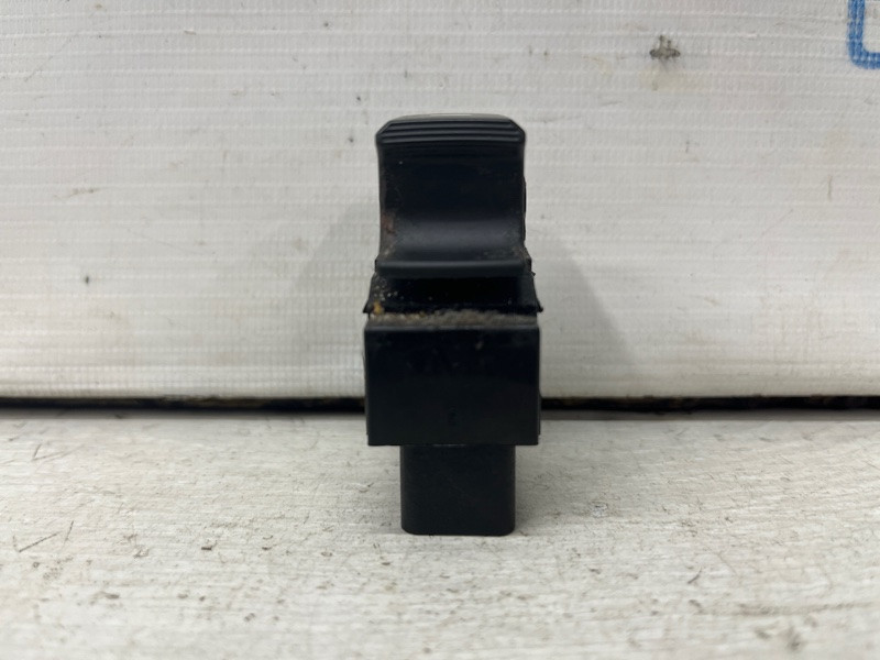 Кнопка стеклоподъемника Kia Sportage SL 1.7 DIESEL D4FD 2010 (б/у) Киев - изображение 3