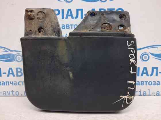 Брызговик передний Mitsubishi Pajero Sport K9 2.5 DIESEL 4D56 1996 прав. (б/у) Київ