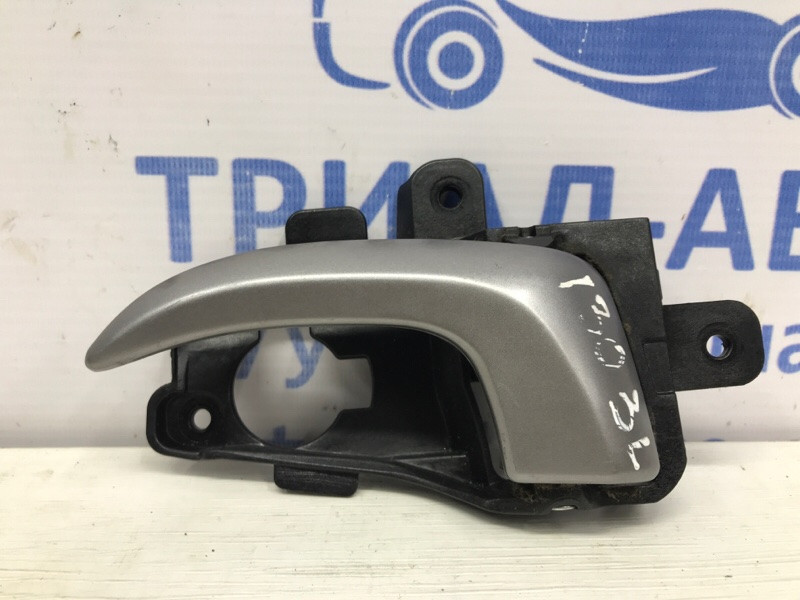 Ручка двери внутренняя левая Hyundai I30 GD 1.6 DIESEL D4FB 2011 (б/у) Киев - изображение 1