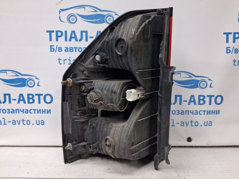 Фонарь задний внешний правый Mitsubishi Pajero Wagon 3 3.2 ДИЗЕЛЬ 4M41 1999 (б/у) Киев - изображение 4