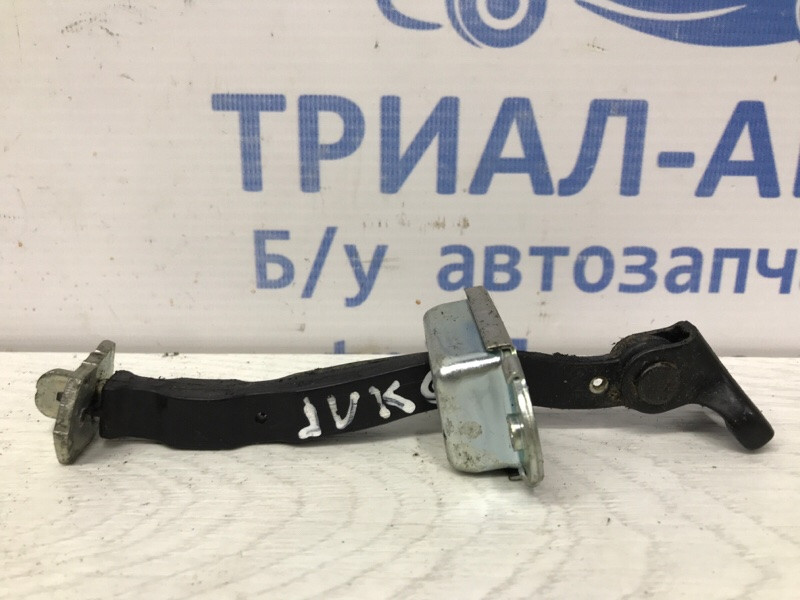 Ограничитель двери передний правый Nissan Juke F15 1.6 TURBO MR16DDT 2010 (б/у) Киев - изображение 1