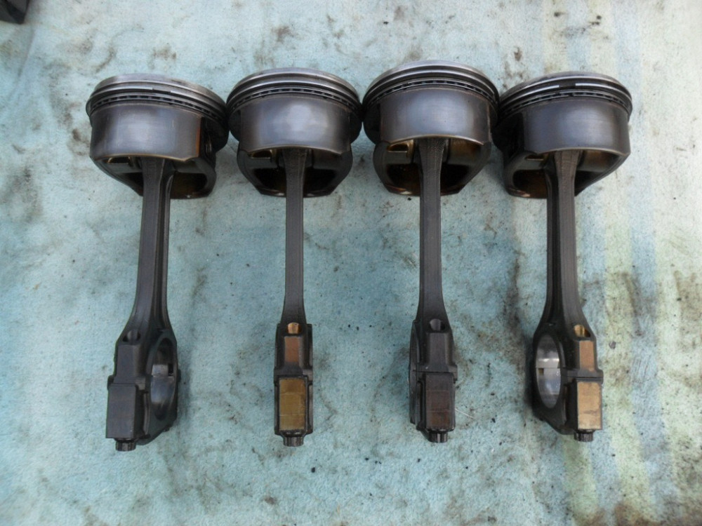 Mercedes A1110301218, Поршень Mерседес дв. М111, оригінал A1110303918 б/у Вінниця - зображення 1