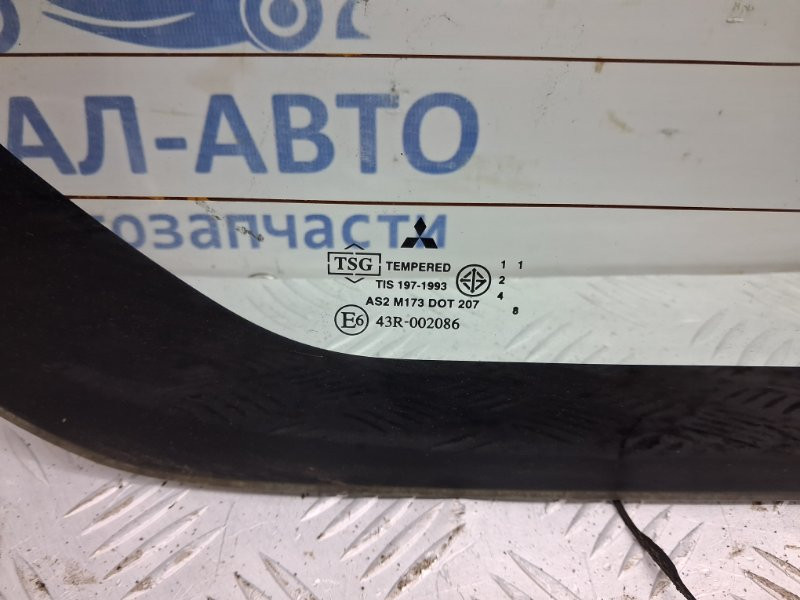 Стекло в кузов заднее Mitsubishi L200 KB 2.5 DIESEL 4D56 2006 (б/у) Киев - изображение 4