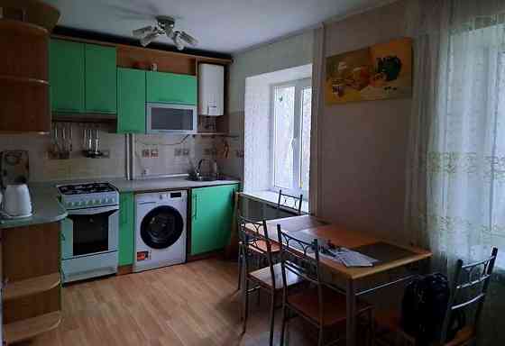 Продам. 2-к.кв. 3/5, 12-й квартал, вул. Квартальна Дніпро