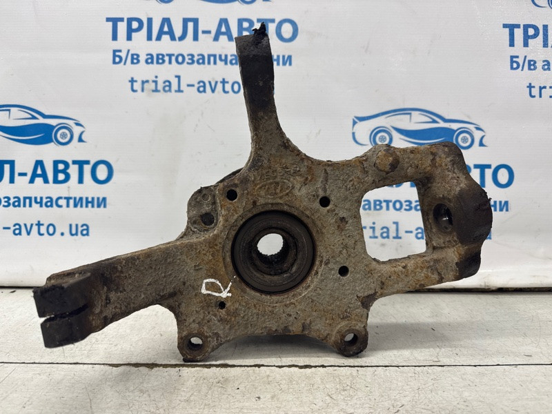 Кулак поворотный правый со ступицей Kia Sorento BL 2.5 DIESEL D4CB 2002 (б/у) Київ - зображення 1
