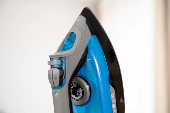 Утюг Zelmer ZIR3220 3000 Вт синий Киев - изображение 9