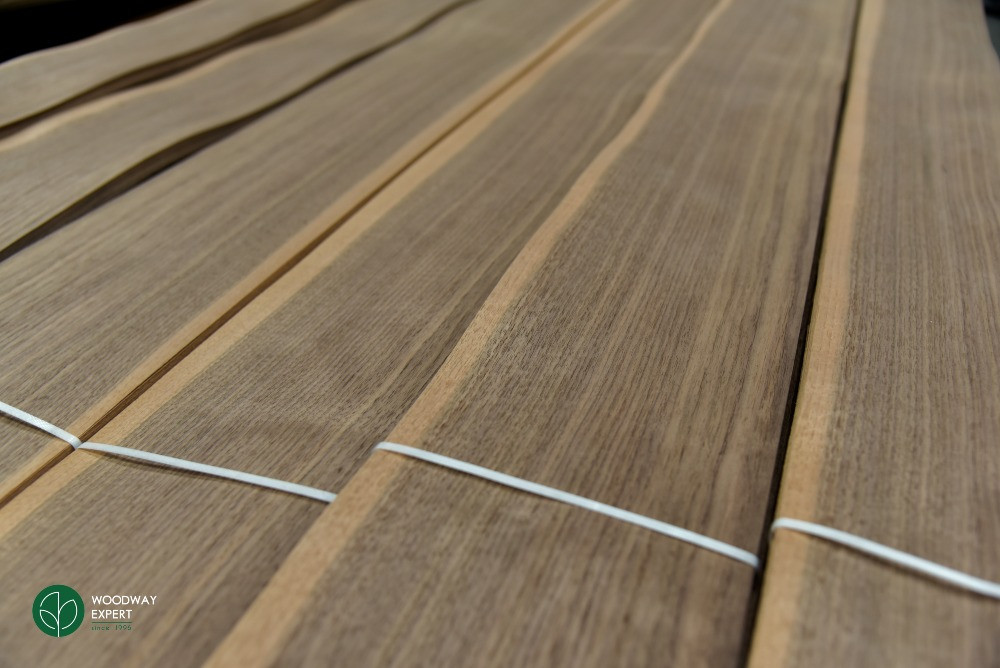 Шпон ГОРІХ Американский (орех) 0,6 мм А/АВ/B в наявності Киев - изображение 1