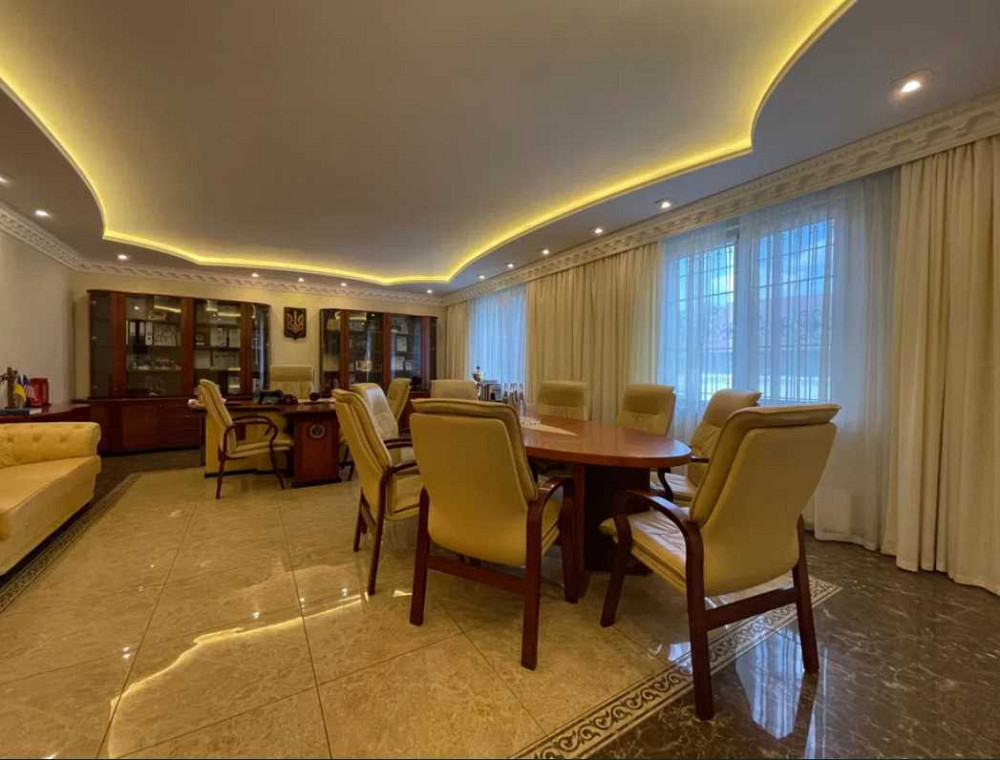 долгосрочная аренда торговые площади Киев, Голосеевский, 10000 $/мес. Киев - изображение 1