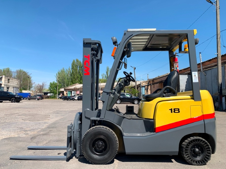 Вилочный дизельный автопогрузчик TCM (Nissan) с ротатором, кабиной и печкой. 2017 года Днепр - изображение 2