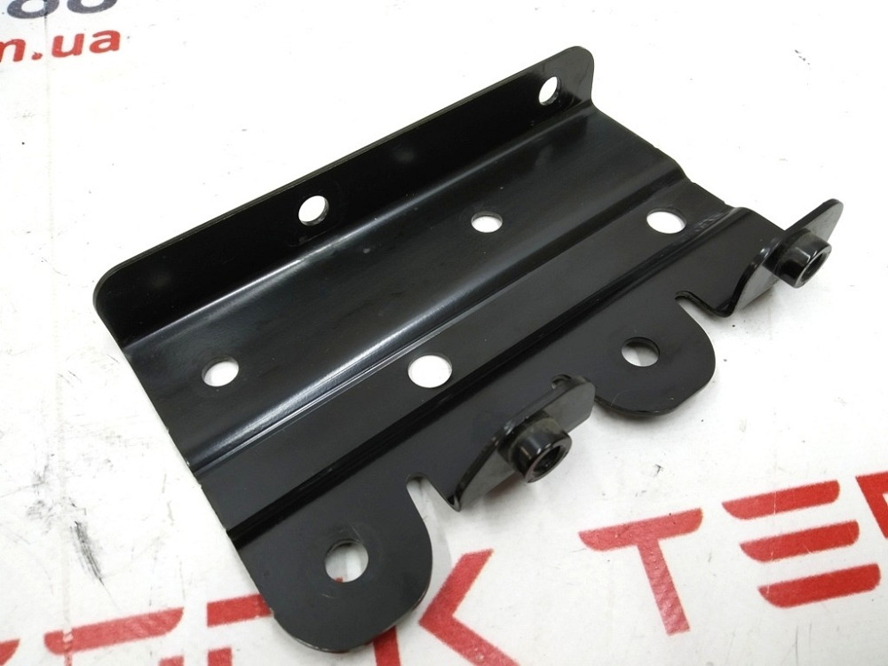 Кронштейн компрессора кондиционера верхний Tesla model S 1006079-00-D Київ - зображення 1