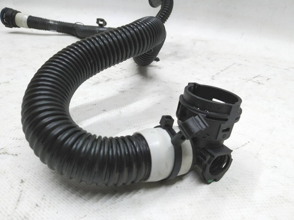 1Патрубок системы охлаждения теплообменник (Chiller)-батарея (RWD) Tesla model 3 1077579-00-E Киев - изображение 3