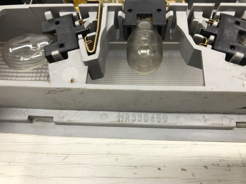 Плафон передний Mitsubishi Outlander CU 2.4 БЕНЗИН 4G69 2003 (б/у) Киев - изображение 3