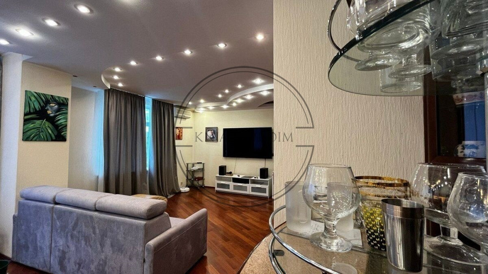 БЕЗ КОМІСІЇ !!! Оренда дворівневої 4-х к. кв. з великою терасою у центрі, м. Палац Україна. № 112007 Киев - изображение 3