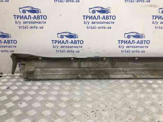 Накладка порога внешняя левая Mitsubishi Pajero Wagon 3 3.2 ДИЗЕЛЬ 4M41 1999 (б/у) Киев