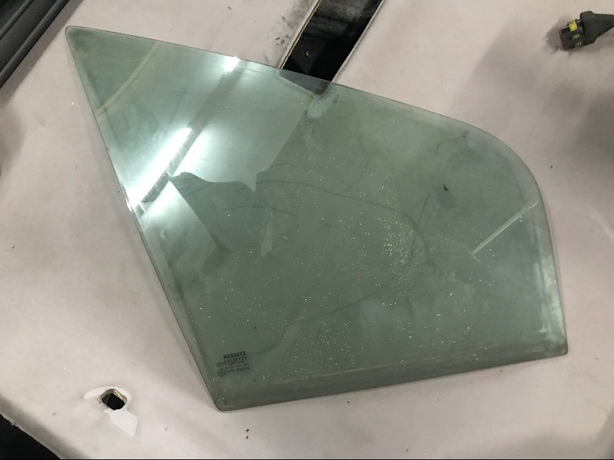Бу стекло форточка двери передней правой Renault Scenic 1, 7700828359, 8200143305 Кропивницкий - изображение 1