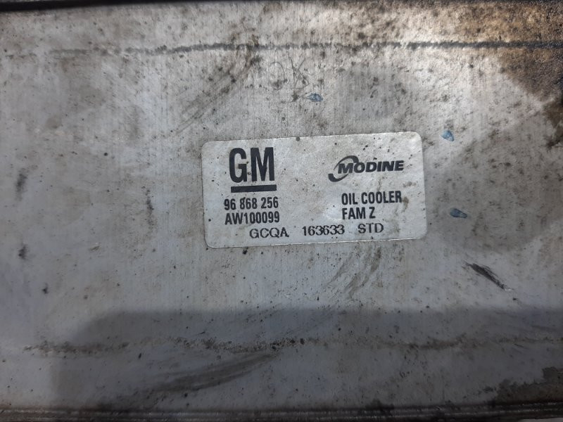 Радиатор масляный ДВС (теплообменник) Chevrolet Captiva C140 2.2 ДИЗЕЛЬ 2006 (б/у) Киев - изображение 4