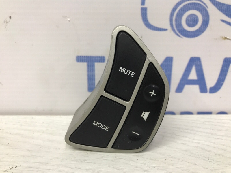 Кнопки руля Kia Ceed ED 1.6 DIESEL D4FB 2006 (б/у) Київ - зображення 1