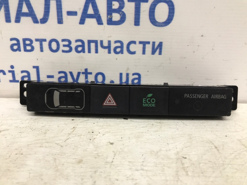 Кнопка аварийки Mitsubishi Outlander 2012-2021 8002B409 (Арт. 29652) Киев - изображение 1