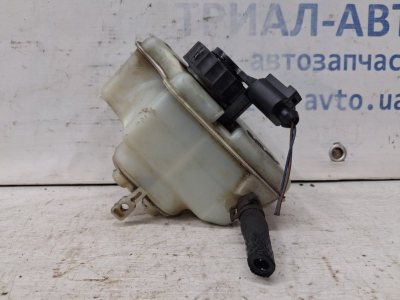 Бачок главного тормозного цилиндра Volkswagen Caddy 2K 1.9 DIESEL BJB 2003 (б/у) Київ - зображення 1