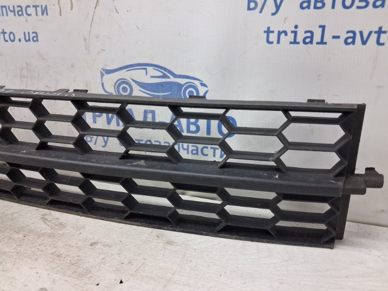 Решетка бампера центральная Skoda Octavia 2013-2020 5E0853677 (Арт. 80687) Киев - изображение 2